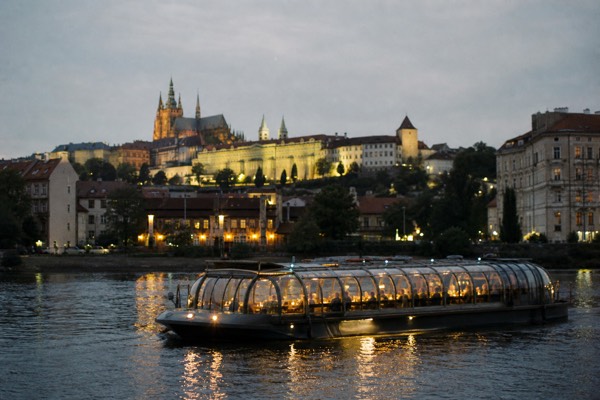 Crystal Dinner: 3-Hour Glass-Dome Cruise